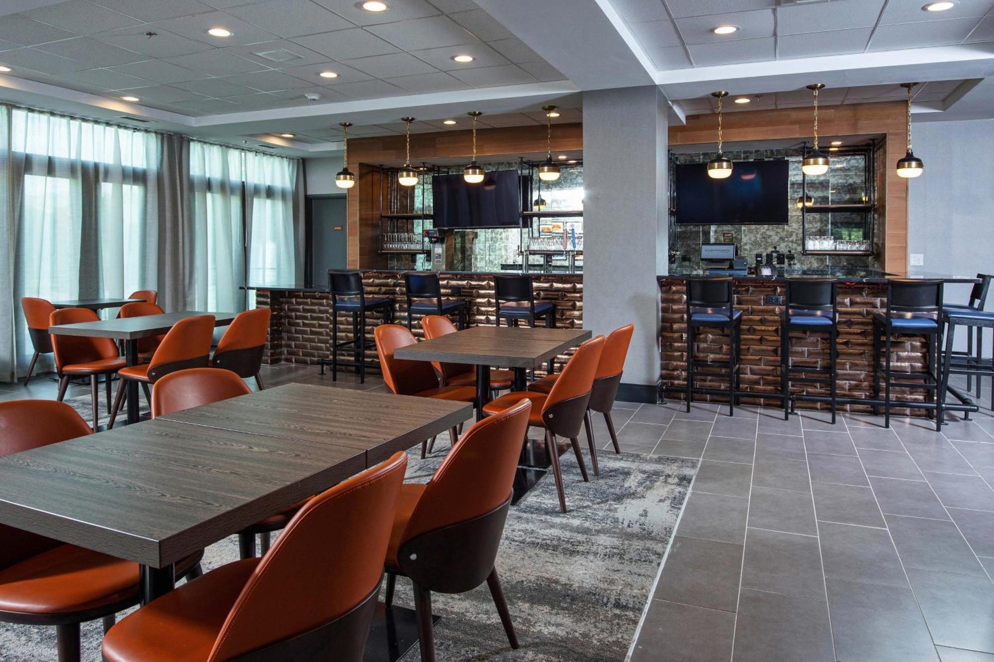 Four Points By Sheraton Appleton Exterior photo